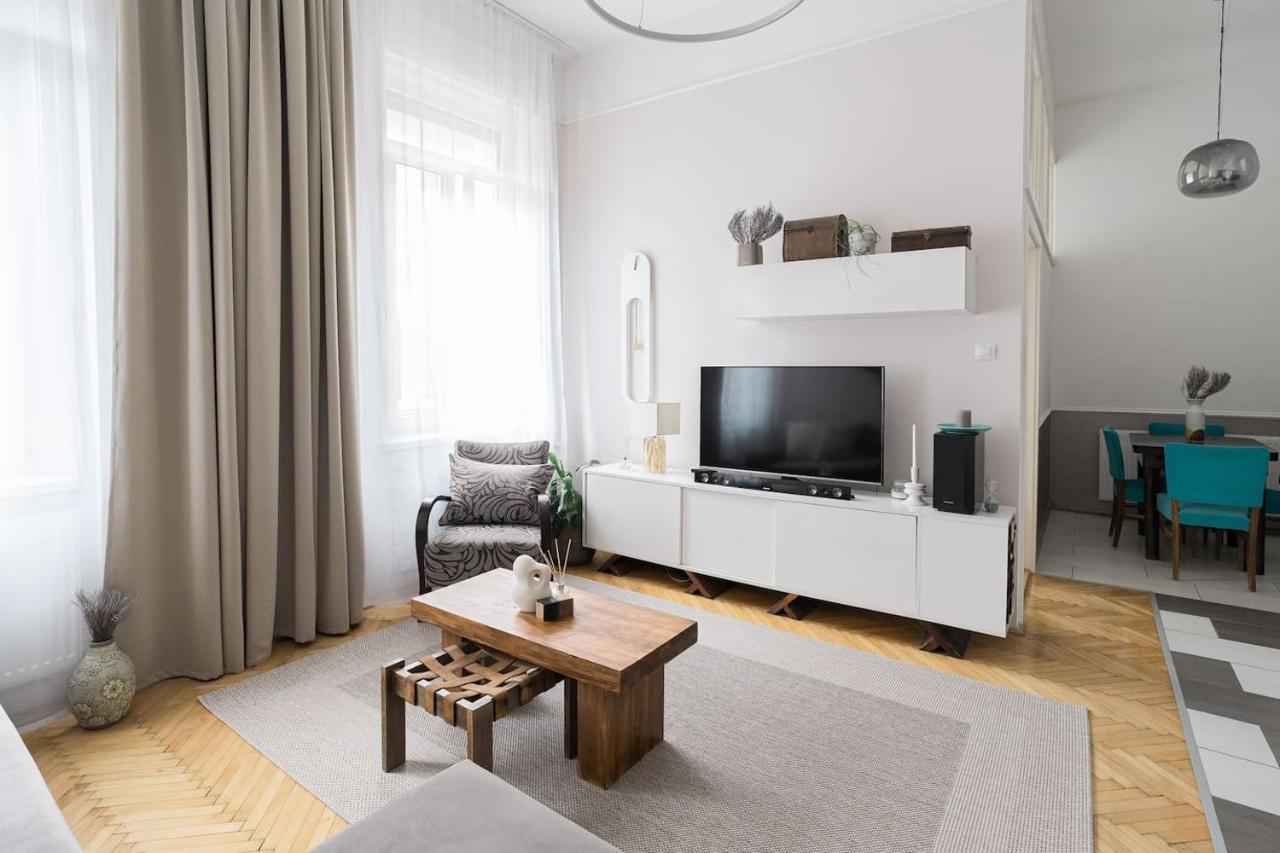 Sunrise Lounge Corvin 63M2 Ac Apartment บูดาเปสต์ ภายนอก รูปภาพ